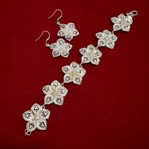 Elegant Silver Floral Jewelry Set